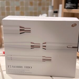 T3 Whirl Trio Styling Wand- 3 interchangeable barrels